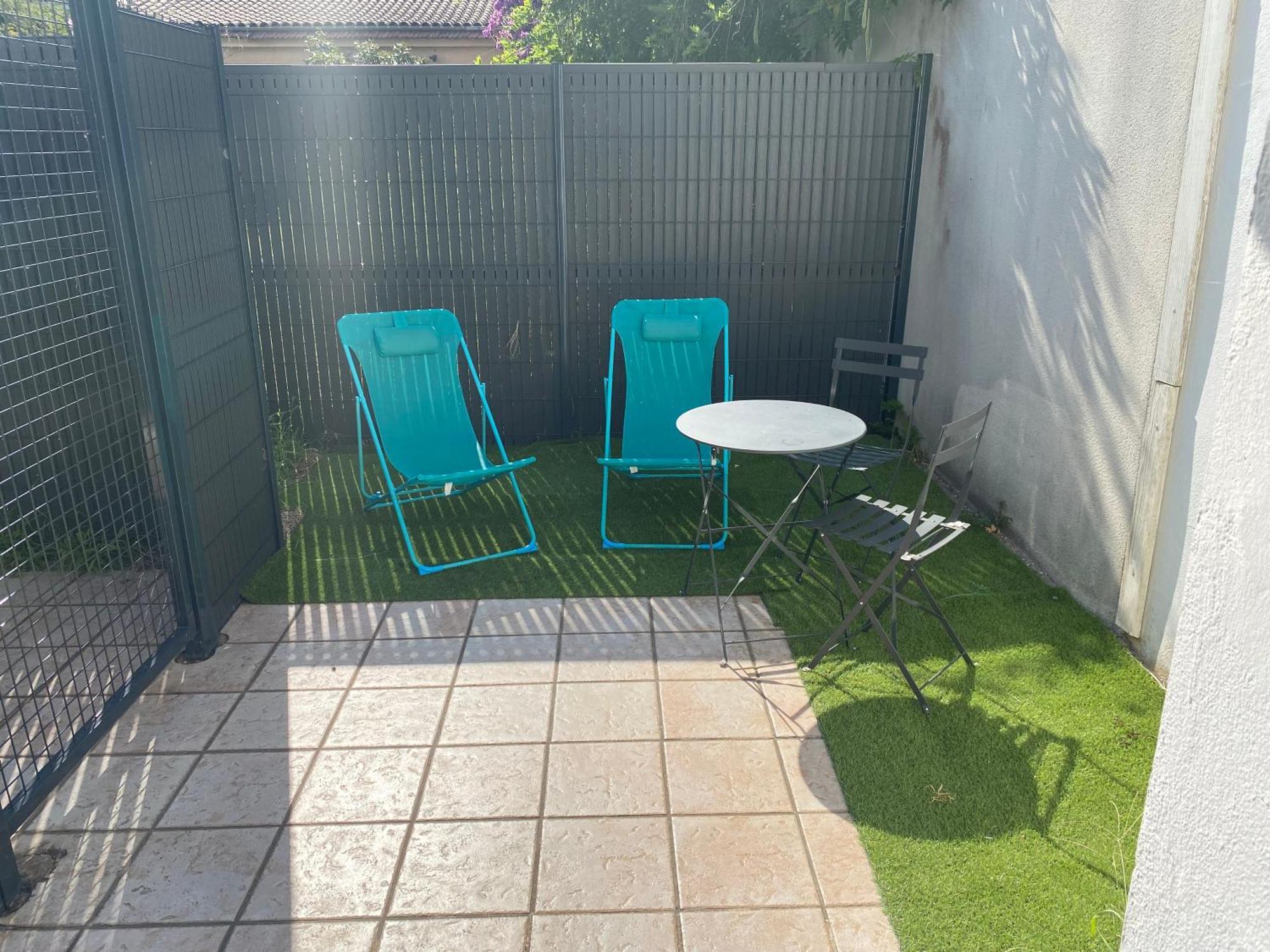 Studio Cosy Wifi Terrasse Chu-Cite Administrative-Primrose บอร์โด ภายนอก รูปภาพ